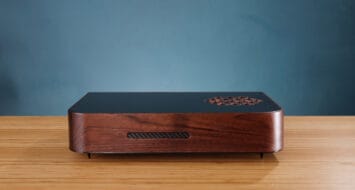Lee más sobre el artículo Esta PS5 de madera personalizada definitivamente crecerá en ti